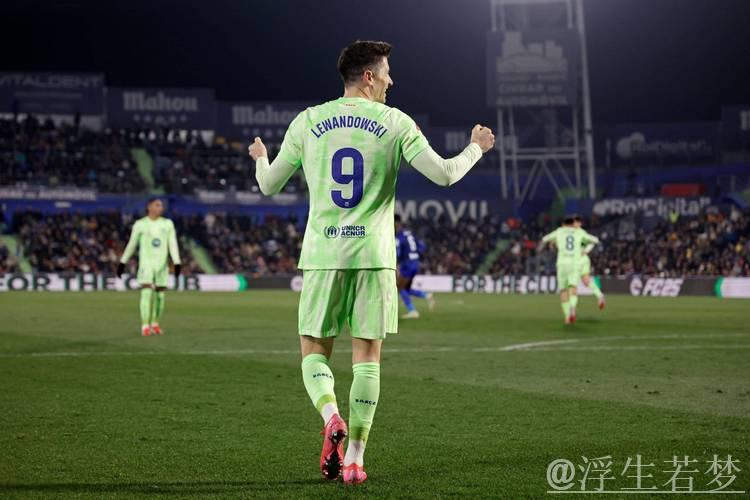 4-4平局揭露巴萨最糟糕球员：2次破门良机失手，替补命运难逃