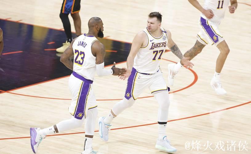 詹姆斯26+10达成里程碑 东契奇36+9 湖人主场力克灰熊