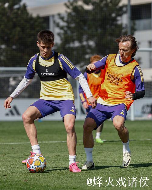 德甲部分球队恢复“分小组训练” 德甲部分球队恢复“分小组训练”